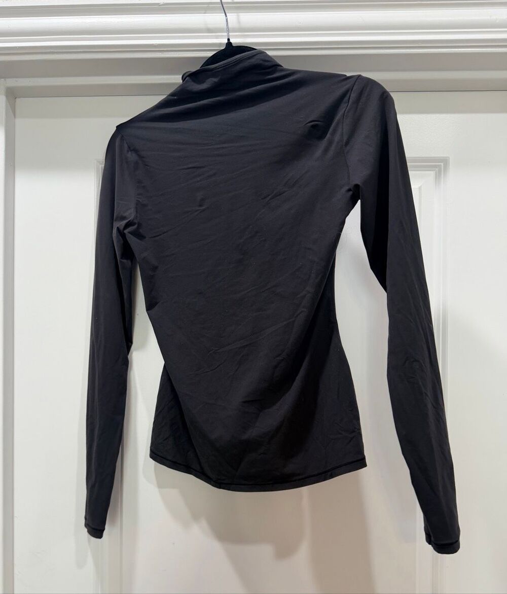 SKIMS Black Long Sleeve Turtleneck Top Seamless Fitted Stretch Size M Basic